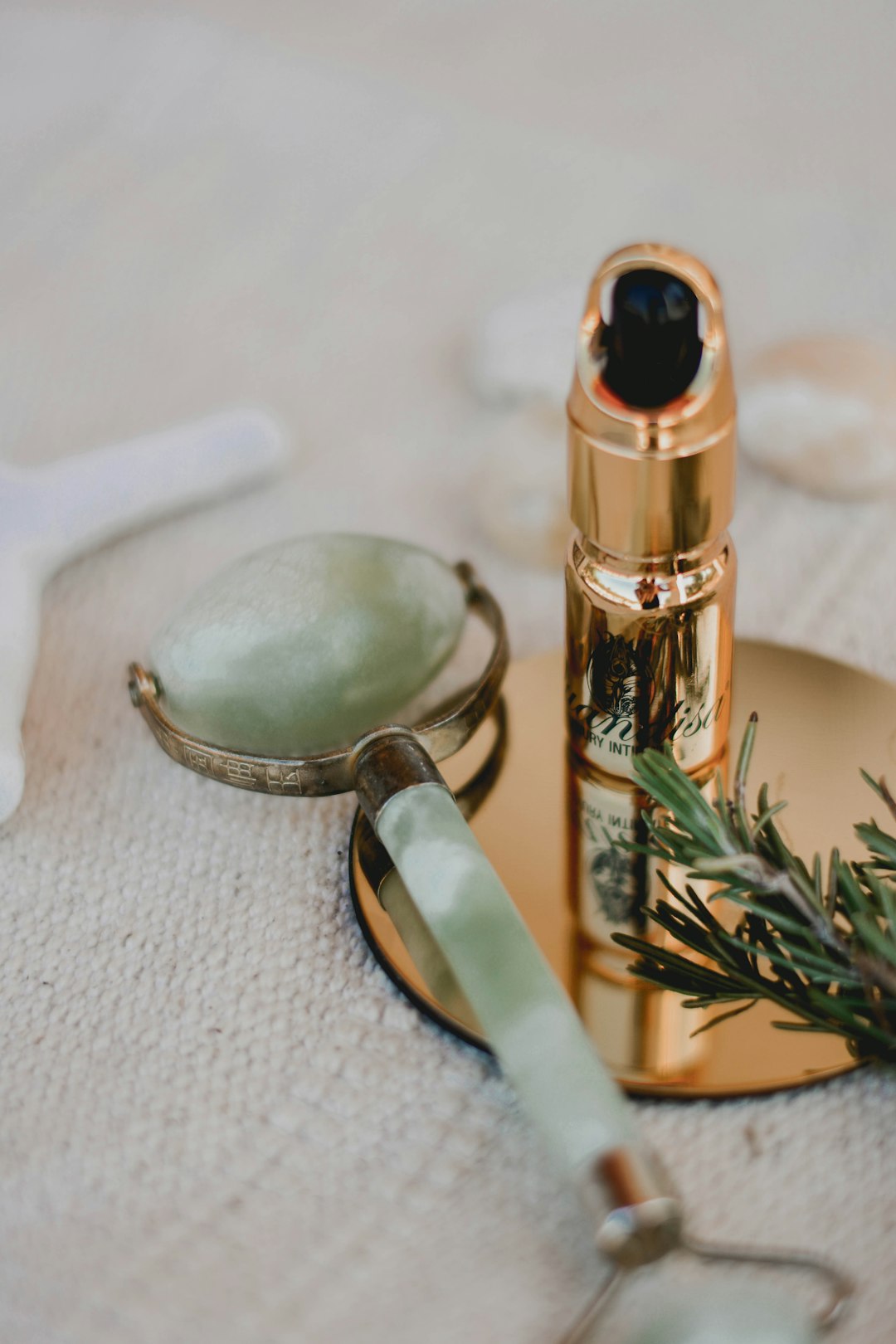 Building a morning and evening skincare routine step by step